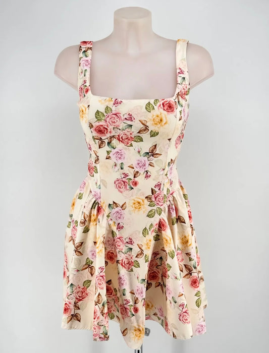 Elegante Vestido Corto Flores